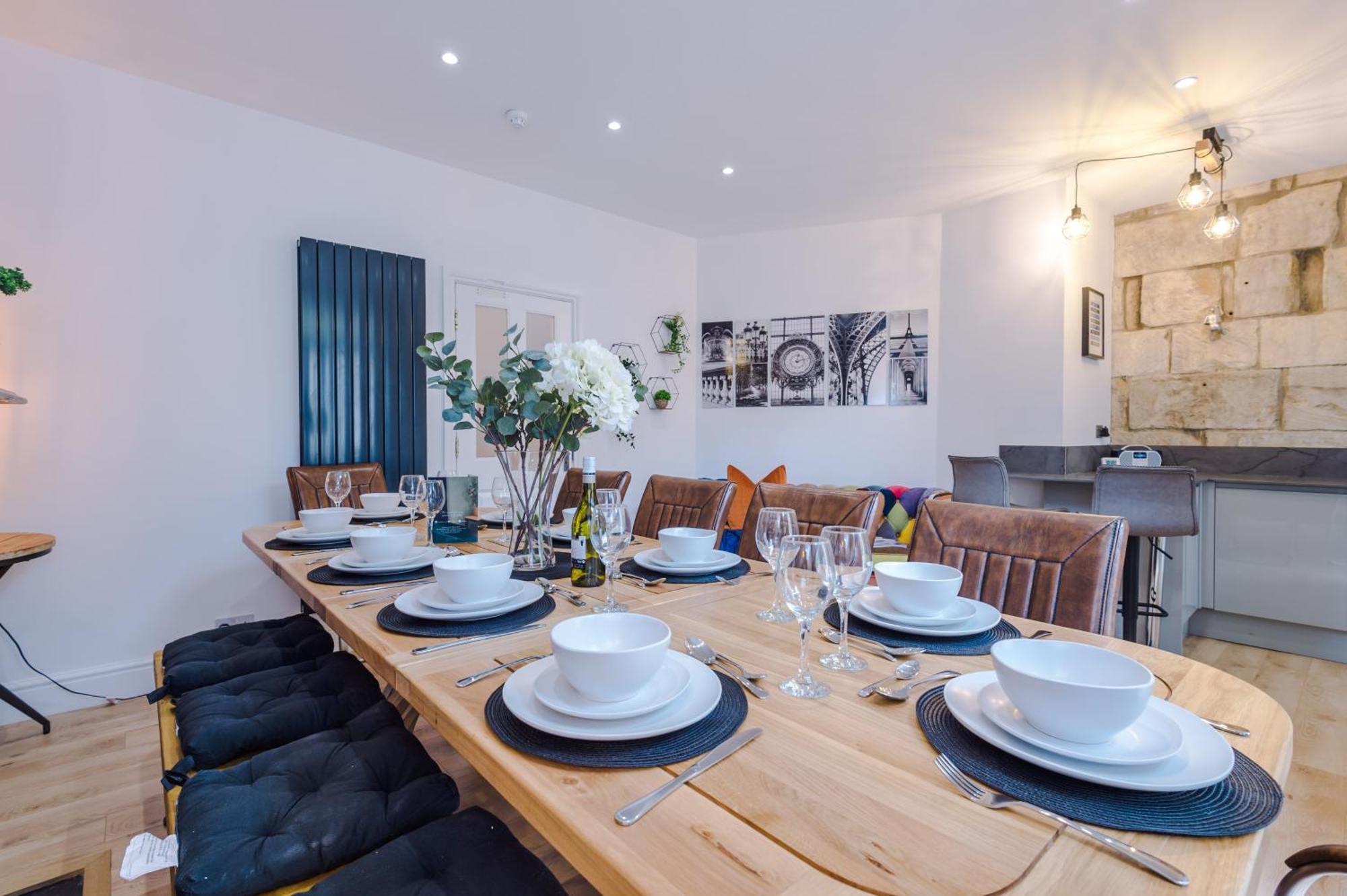 Incredible - Five Bedroom - 7 Actual Beds - 6 Bathroom House By Purestay - Central Bath With Parking Екстер'єр фото