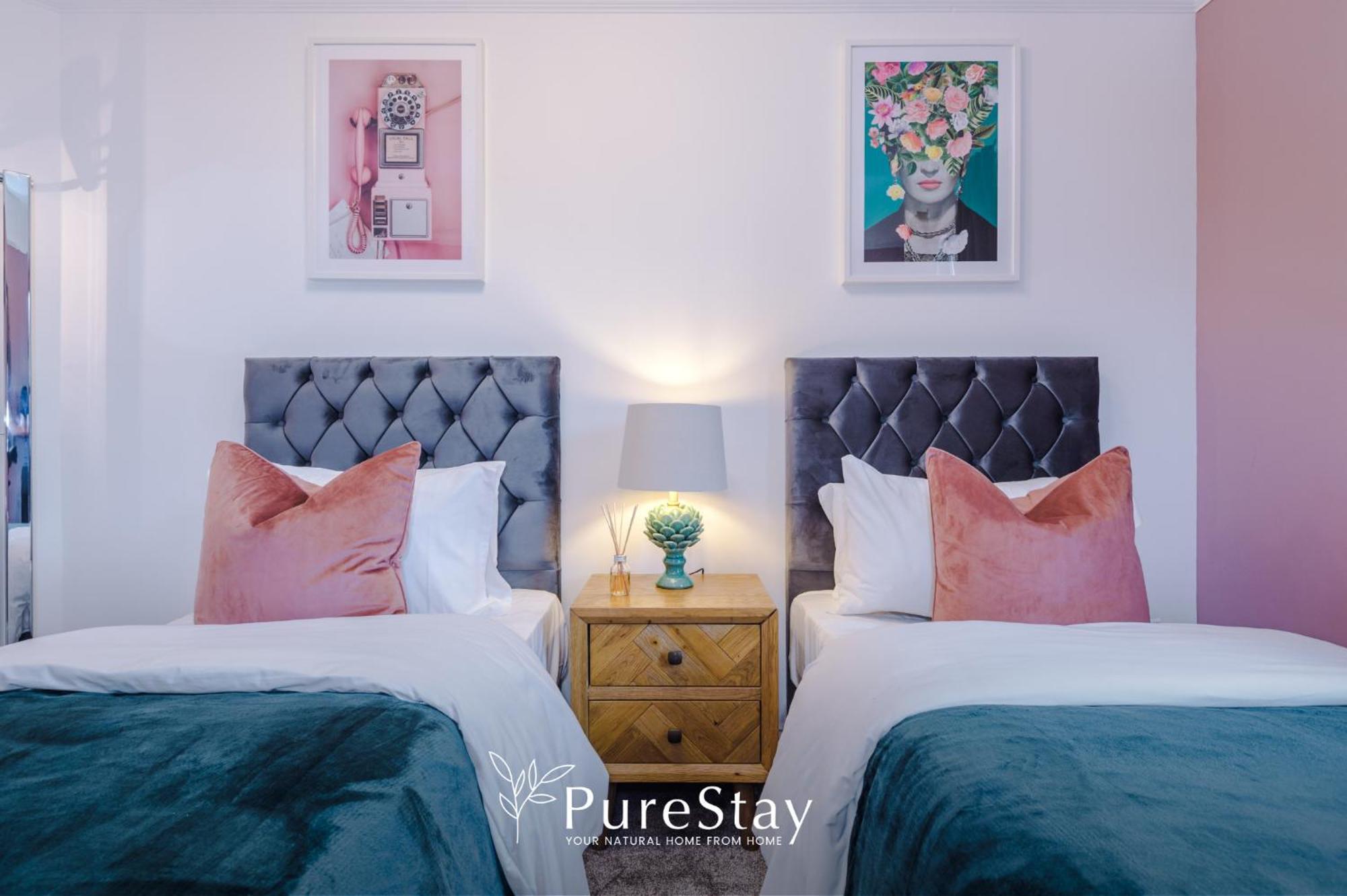 Incredible - Five Bedroom - 7 Actual Beds - 6 Bathroom House By Purestay - Central Bath With Parking Екстер'єр фото