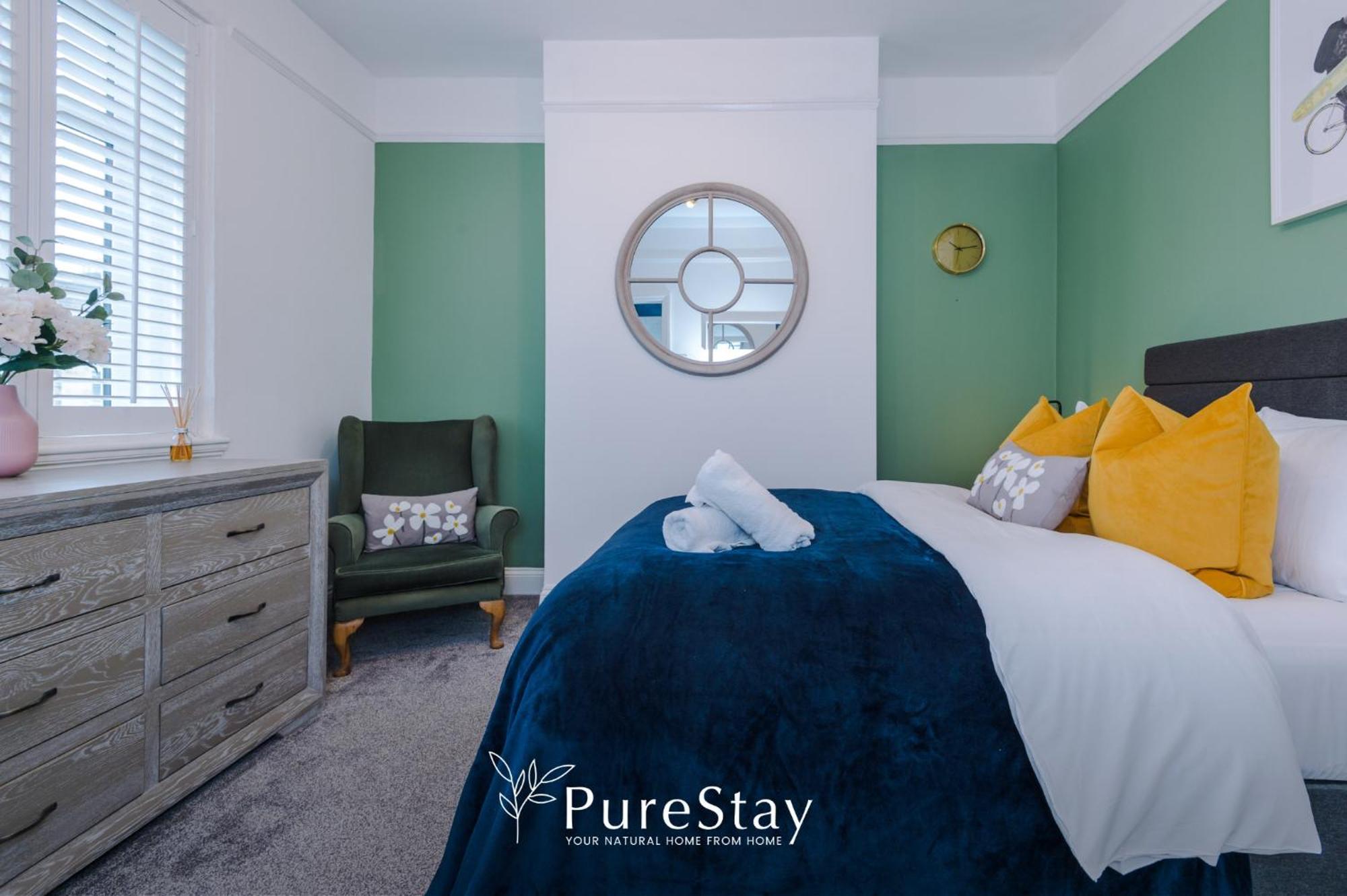 Incredible - Five Bedroom - 7 Actual Beds - 6 Bathroom House By Purestay - Central Bath With Parking Екстер'єр фото